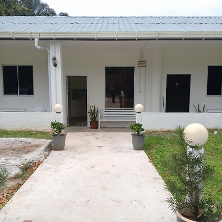 Sukau Tomanggong View Bed & Breakfast Екстер'єр фото