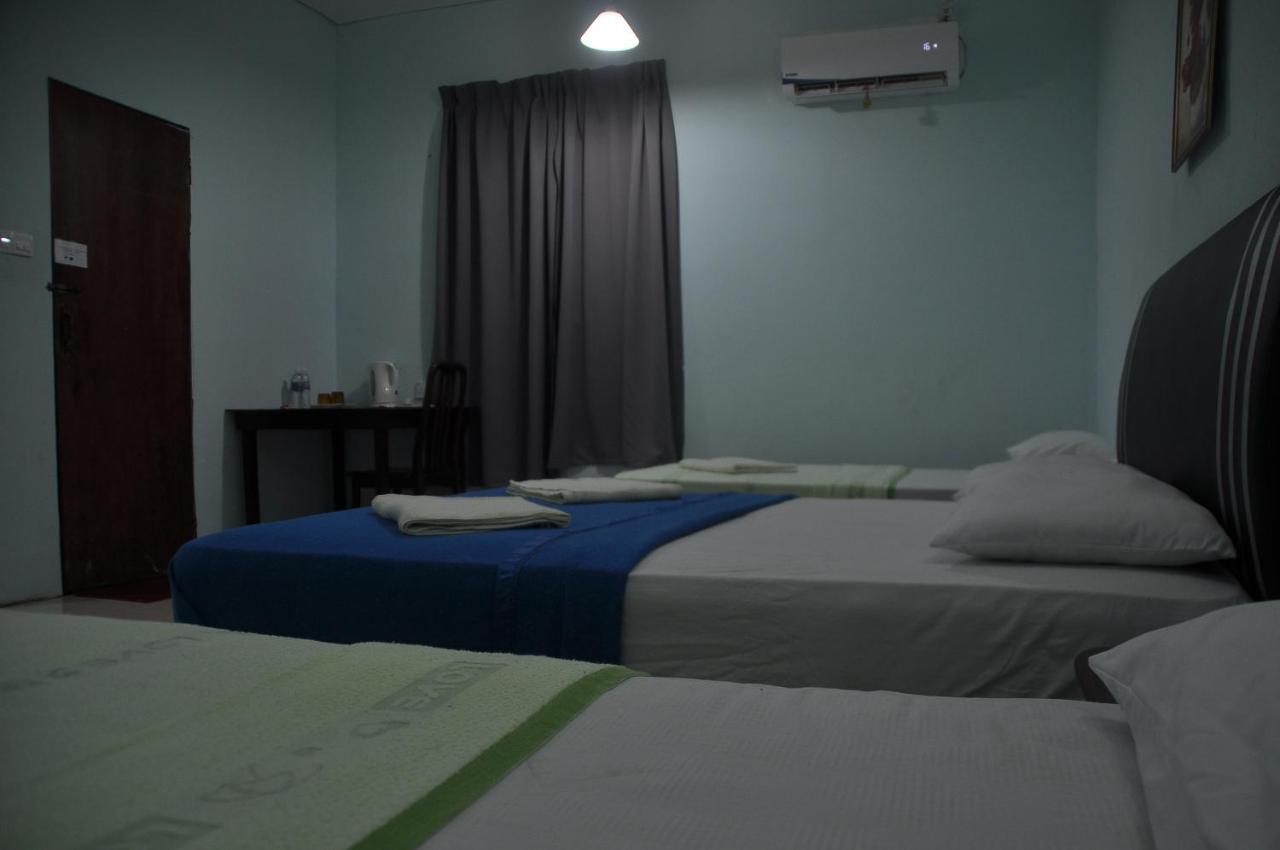 Sukau Tomanggong View Bed & Breakfast Екстер'єр фото