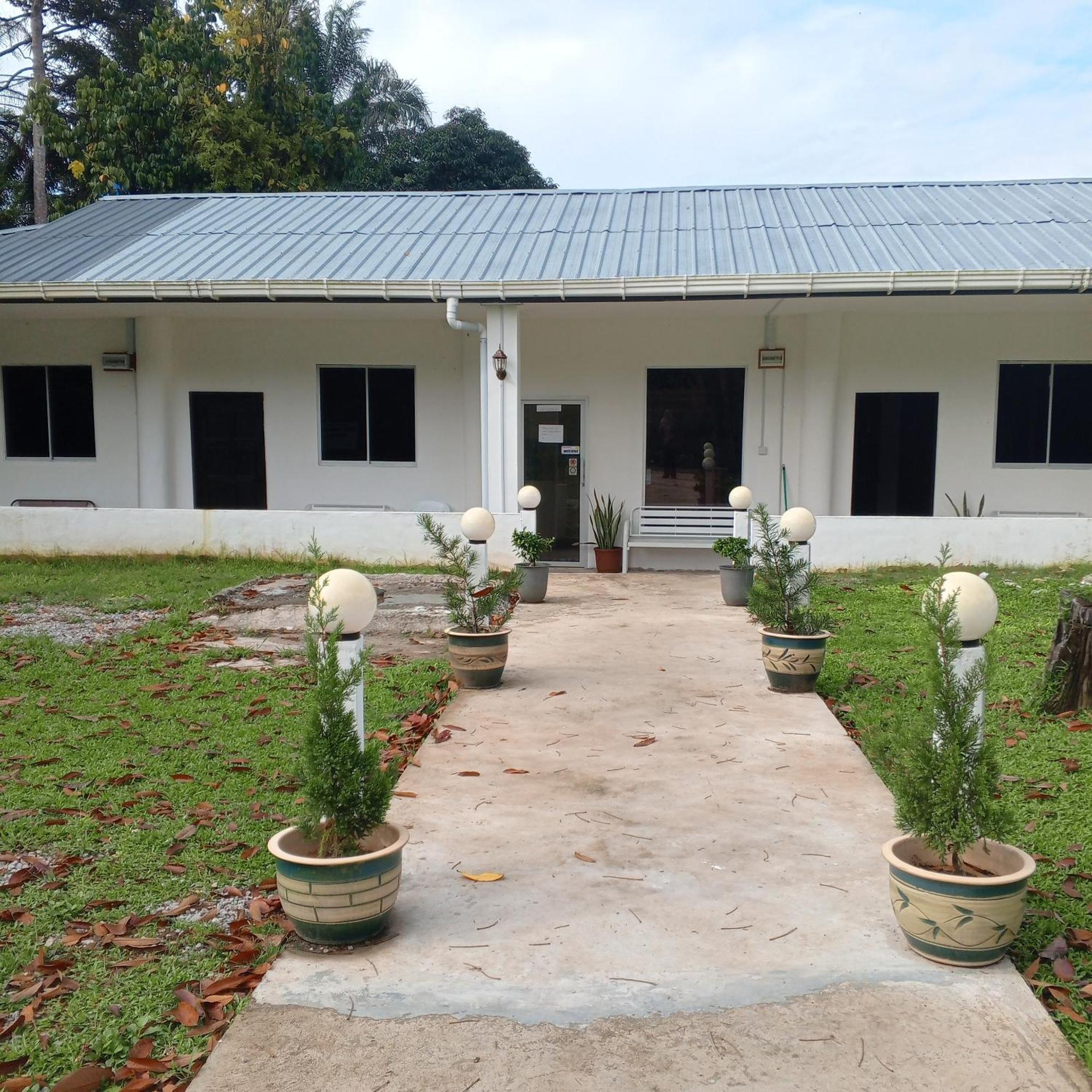 Sukau Tomanggong View Bed & Breakfast Екстер'єр фото